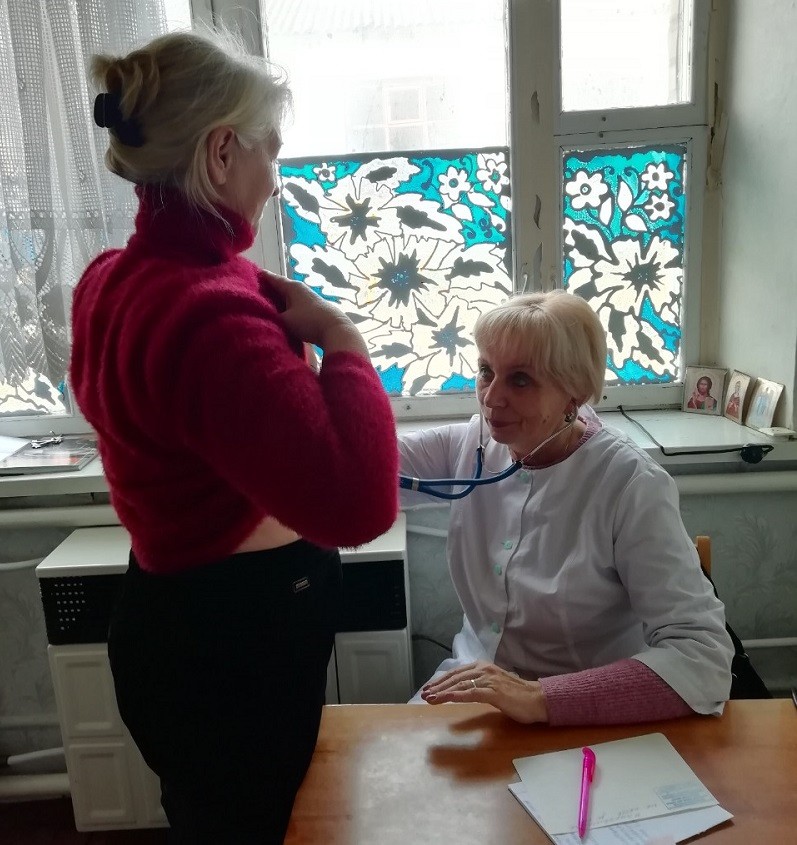 Продовжуються виїзди лікарів на сільські дільниці