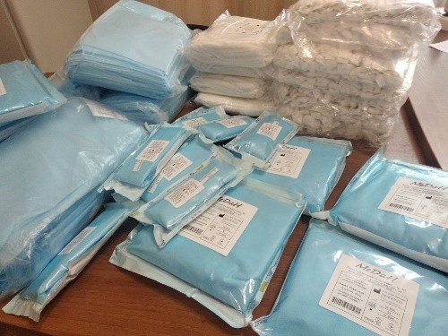 Працівники селищної ради за власні кошти закупили засоби індивідуального захисту для медичних працівників