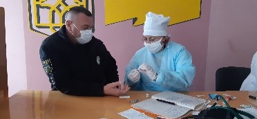 Працівникам поліції провели тестування швидкими тестами на Covid-19