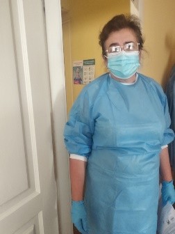 Лікар Москалик Віра Олександрівна збирається на огляд пацієнта