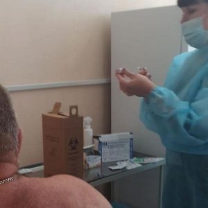 Рокитнянська вакцинальна бригада працює без вихідних...