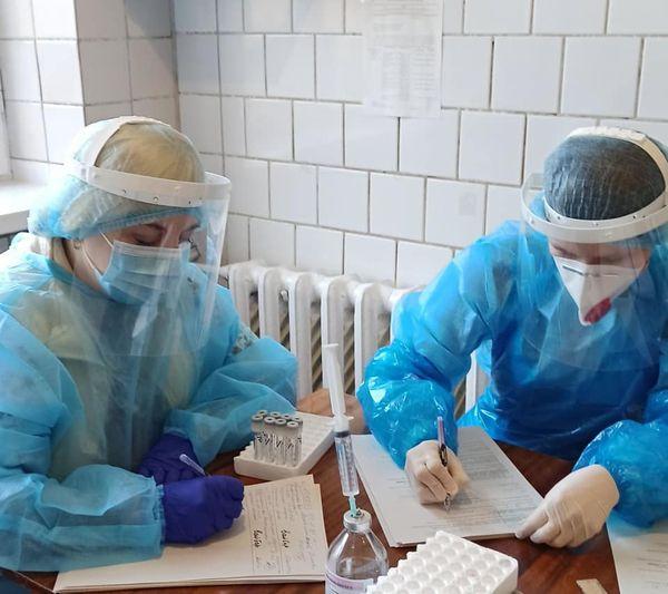 Кабінет по забору ПЛР -дослідження працює в посиленому режимі