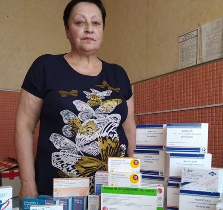 Лікар амбулаторії ЗПСМ села Синява Татьяна Бурковська отримала гуманітарну допомогу