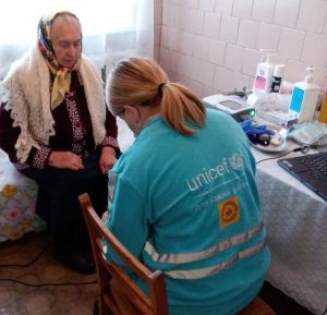 А сьогодні виїзд бригади лікарів до жителів села Савинці