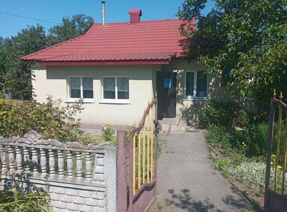 Фельдшерсько - акушерський пункт в селі Пугачівка