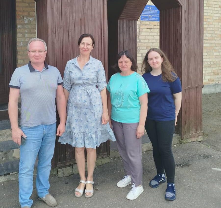 До села Ромашки завітали лікарі гінекологи До села Ромашки завітали лікарі гінекологи