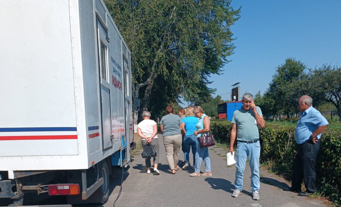 Сьогодні до Ольшаницького психоневрологічного закладу відповідно до графіку виїздів завітали медики з пересувним флюорографом