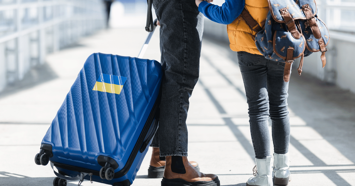 Що необхідно знати про вакцинацію внутрішньо переміщеним особам (ВПО) та вимушеним переселенцям до інших країн?