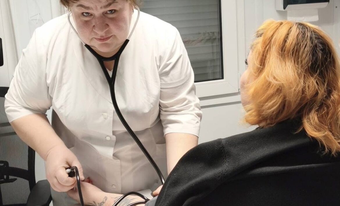 На масиві цукрового заводу прийом пацієнтів проводила лікар ЗПСМ Слободенко Тетяна Сергіївна
