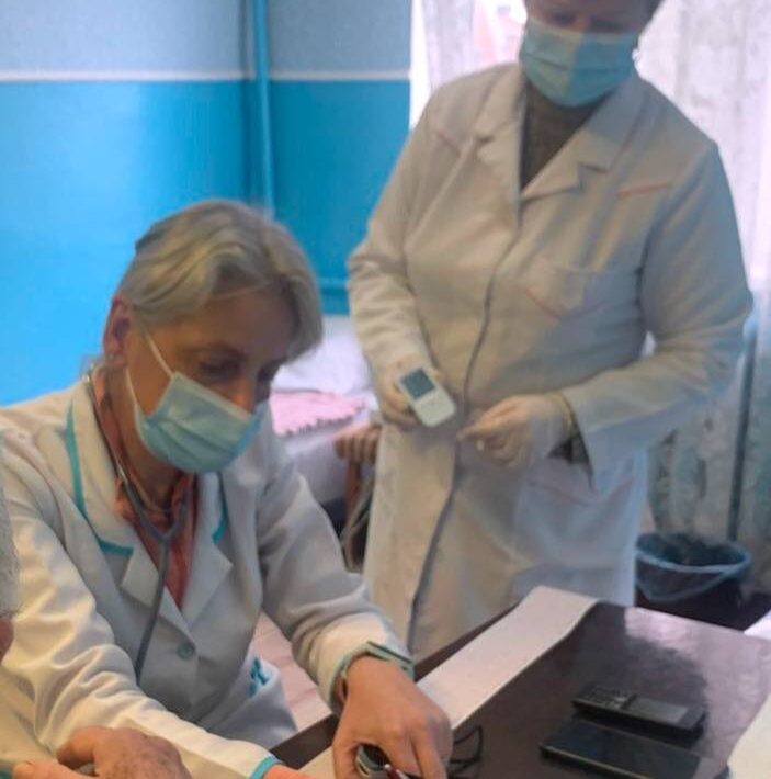 До села Бушево, 19.03.2026 завітала сімейний лікар Сізик Лариса Петрівна та медична сестра Любов Володимирівна з метою медичного огляду жителів села