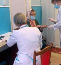 До села Бушево, 19.03.2026 завітала сімейний лікар Сізик Лариса Петрівна та медична сестра Любов Володимирівна з метою медичного огляду жителів села