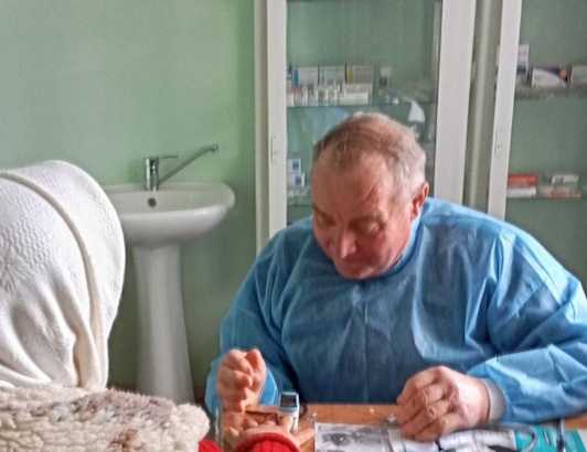 Лікар Поночовний Володимир Петрович відвідав медичні заклади села Острів та Пугачівка